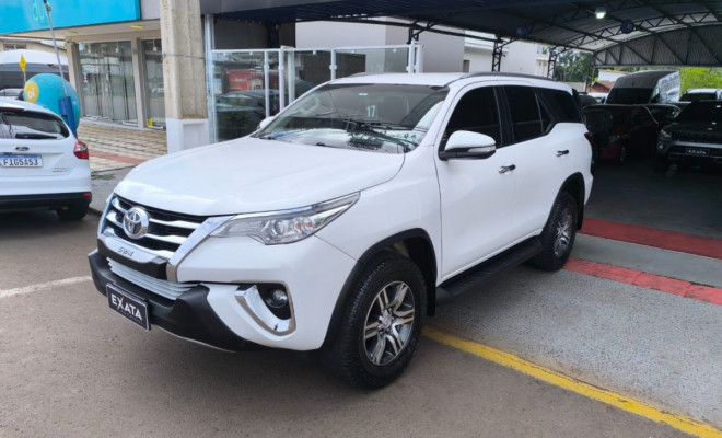 HILUX SW4 SR 4x2 2.7 Flex AUT.-1