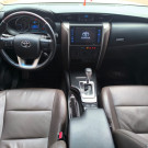 HILUX SW4 SR 4x2 2.7 Flex AUT.-3