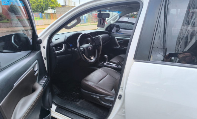 HILUX SW4 SR 4x2 2.7 Flex AUT.-2