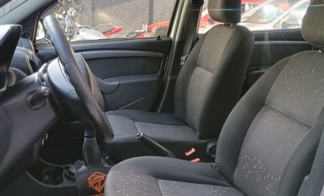 Renault LOGAN Expres./Exp. UP Hi-Flex 1.0 16V 4p 2013 Flex-3