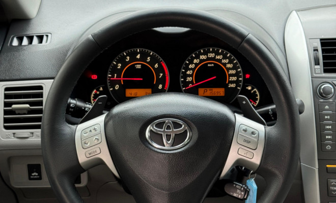 COROLLA XEi 2.0 AUT. 2013 | POTÊNCIA E CONFORTO PARA SUA FAMÍLIA.-4