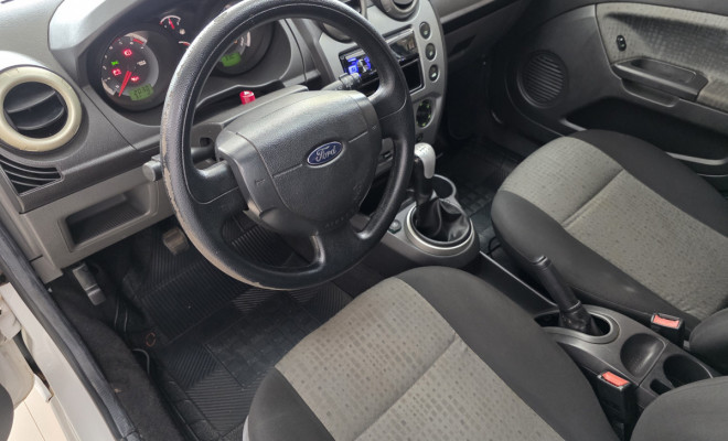 Ford Fiesta Sedan SE 1.6 8V Flex 4p 2014 Flex-7