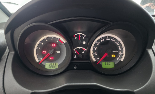 Ford Fiesta Sedan SE 1.6 8V Flex 4p 2014 Flex-13