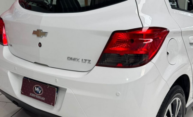 GM - Chevrolet ONIX HATCH LTZ 1.4 8V FlexPower 5p Mec. 2016 Flex-10