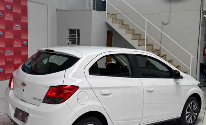 GM - Chevrolet ONIX HATCH LTZ 1.4 8V FlexPower 5p Mec. 2016 Flex-4