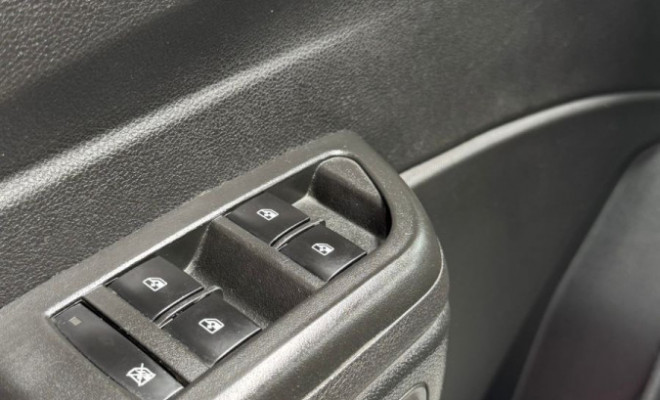 GM - Chevrolet ONIX HATCH LTZ 1.4 8V FlexPower 5p Mec. 2016 Flex-5