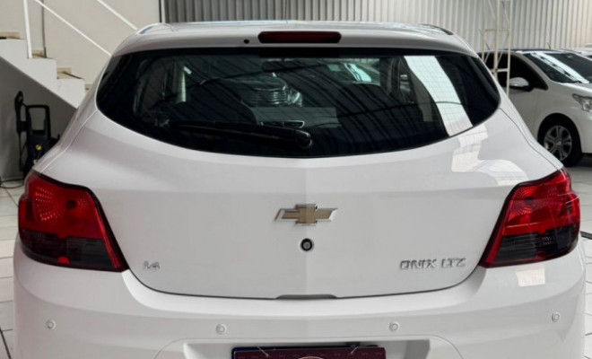 GM - Chevrolet ONIX HATCH LTZ 1.4 8V FlexPower 5p Mec. 2016 Flex-12