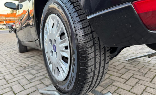 Ford Focus 1.6 S/SE/SE Plus Flex 8V/16V  5p 2008 Flex-12