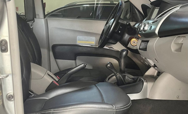 Mitsubishi L200 Triton HPE 3.2 CD TB Int.Diesel Aut 2013 Diesel-8