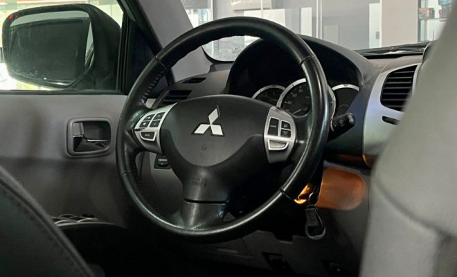 Mitsubishi L200 Triton HPE 3.2 CD TB Int.Diesel Aut 2013 Diesel-3