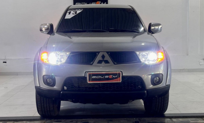 Mitsubishi L200 Triton HPE 3.2 CD TB Int.Diesel Aut 2013 Diesel-0