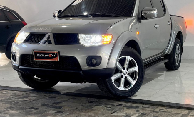 Mitsubishi L200 Triton HPE 3.2 CD TB Int.Diesel Aut 2013 Diesel