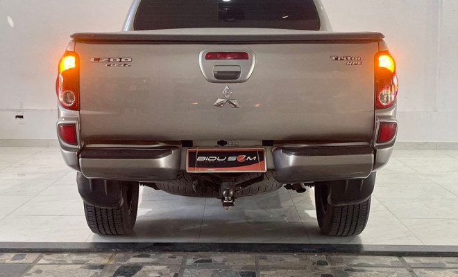 Mitsubishi L200 Triton HPE 3.2 CD TB Int.Diesel Aut 2013 Diesel-20