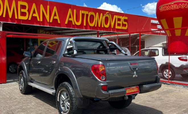 Mitsubishi L200 Triton HPE 3.2 CD TB Int.Diesel Aut 2014 Diesel-1
