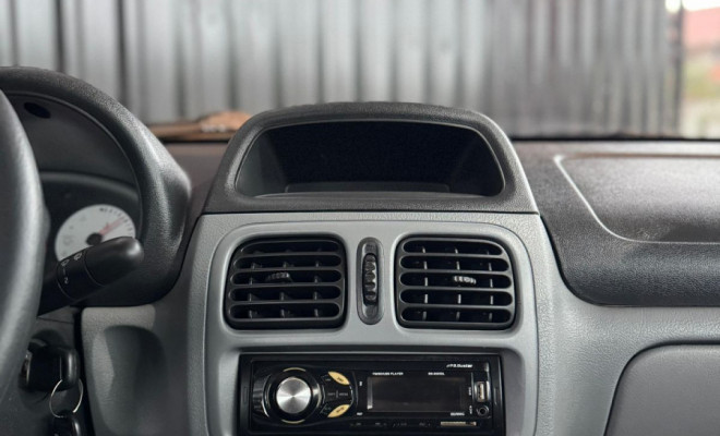 Renault Clio Sed. Authentique Hi-Flex 1.6 16V 4p 2009 Flex-7