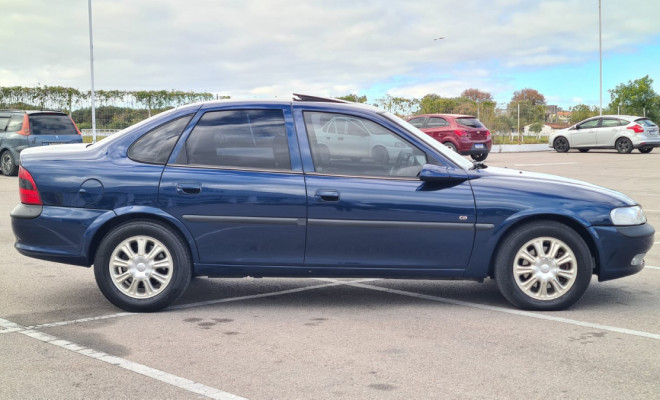GM - Chevrolet Vectra CD 2.2 16V / 2.0 16V Mec./Aut. 1997 Gasolina-5