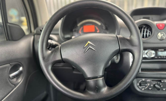 Citroën C3 GLX 1.4/ GLX Sonora 1.4 Flex 8V 5p 2011 Flex-10