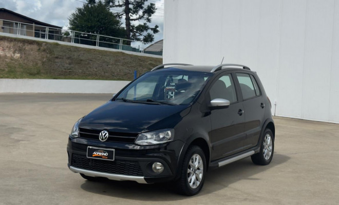 CROSSFOX 1.6 I-MOTION 2014 | VISUAL AVENTUREIRO E CONFORTO.