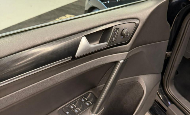 VW - VolksWagen Golf Variant Highline 1.4 TSI Aut. 2015 Gasolina-12