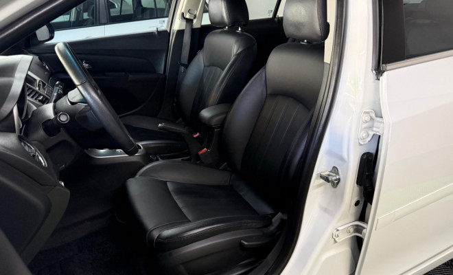 GM - Chevrolet CRUZE LT 1.8 16V FlexPower 4p Aut. 2015 Flex-5