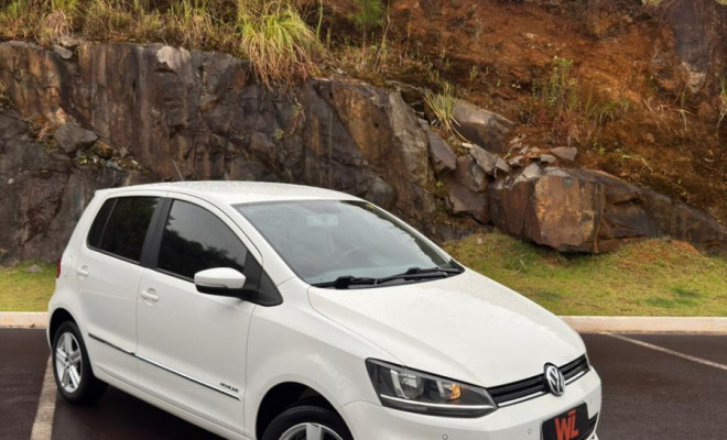 VW - VolksWagen Fox Highline1.6 Flex 16V 5p 2016 Flex