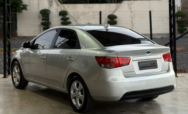 Kia Motors Cerato 1.6 16V Mec. 2010 Flex-2