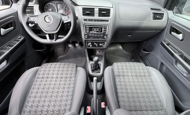 VW - VolksWagen Fox TRACK 1.0 Flex 12V 5p 2017 Flex-7