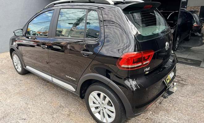 VW - VolksWagen Fox TRACK 1.0 Flex 12V 5p 2017 Flex-6