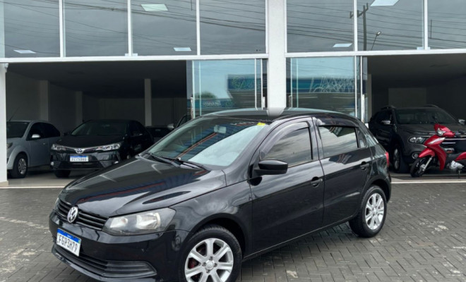 VW - VolksWagen Gol (novo) 1.0 Mi Total Flex 8V 4p 2013 Flex