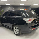 Mitsubishi OUTLANDER 3.0 GT 3.0 V6 Aut. 2014 Gasolina  7 LUGARES  Camera 360º Teto solar-2