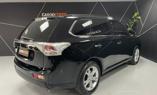 Mitsubishi OUTLANDER 3.0 GT 3.0 V6 Aut. 2014 Gasolina  7 LUGARES  Camera 360º Teto solar-3