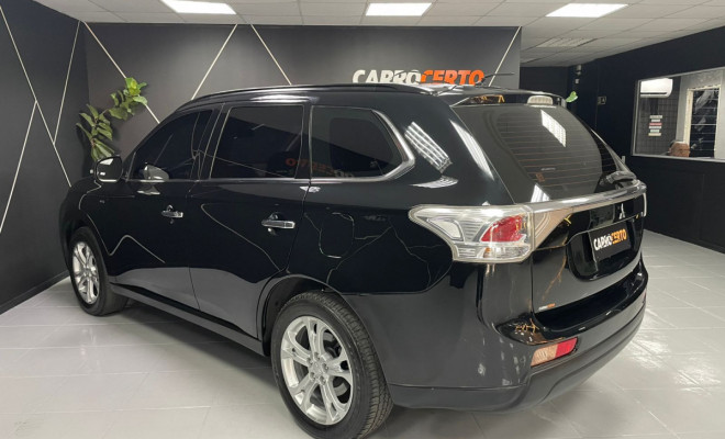 Mitsubishi OUTLANDER 3.0 GT 3.0 V6 Aut. 2014 Gasolina  7 LUGARES  Camera 360º Teto solar-2
