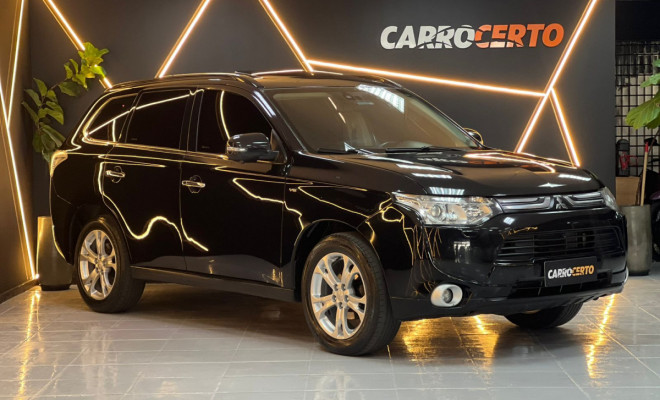 Mitsubishi OUTLANDER 3.0 GT 3.0 V6 Aut. 2014 Gasolina  7 LUGARES  Camera 360º Teto solar