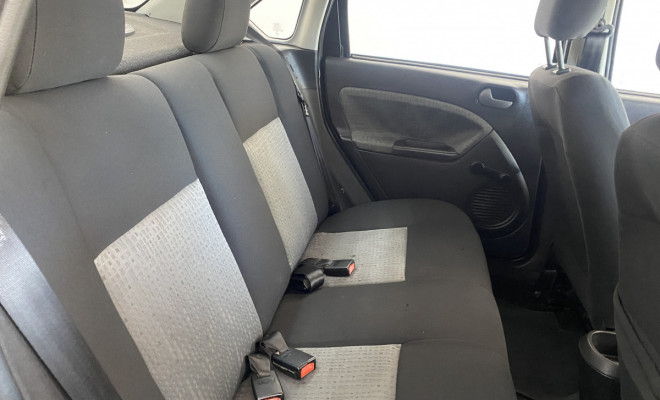 Ford Fiesta Sedan 1.6 2013-11