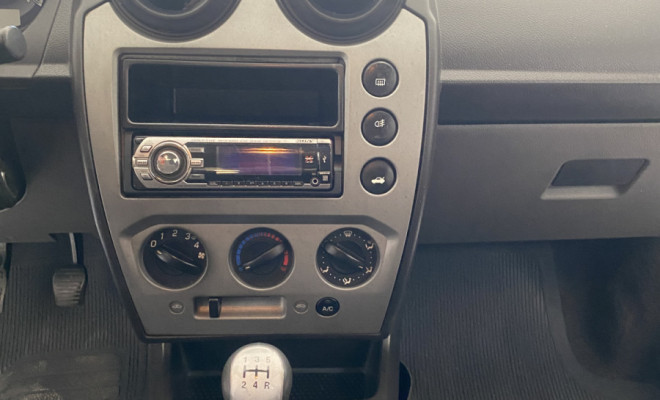 Ford Fiesta Sedan 1.6 2013-13