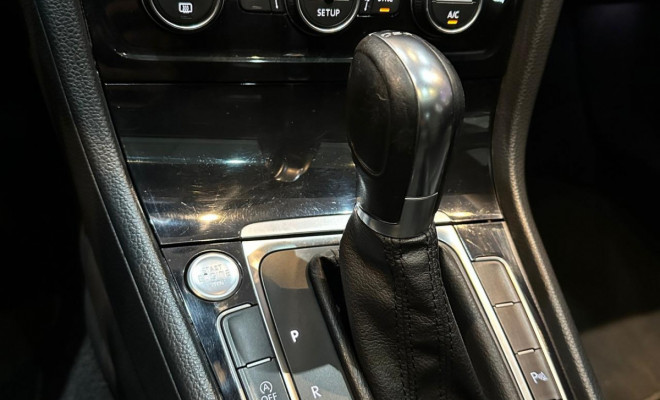 VW - VolksWagen Golf Highline 1.4 TSI 140cv Aut. 2014 Gasolina-8