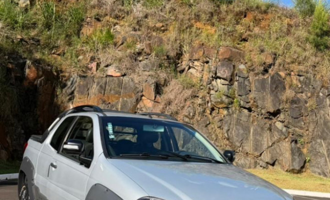 Fiat Strada Adventure1.8/ 1.8 LOCKER Flex CD 2015 Flex