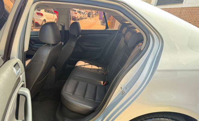 VW - VolksWagen JETTA 2.5 20V 150/170cv Tiptronic 2010 Gasolina-7