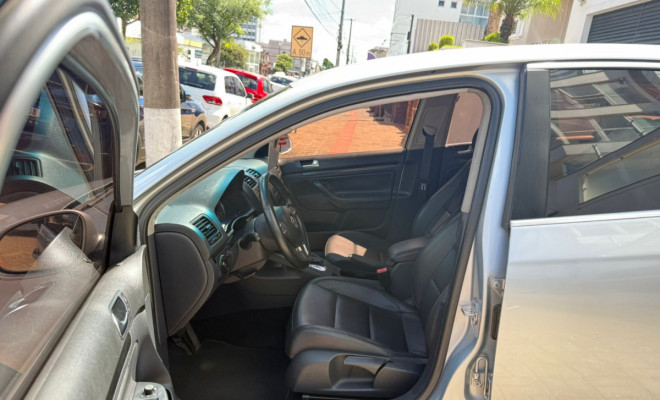 VW - VolksWagen JETTA 2.5 20V 150/170cv Tiptronic 2010 Gasolina-6