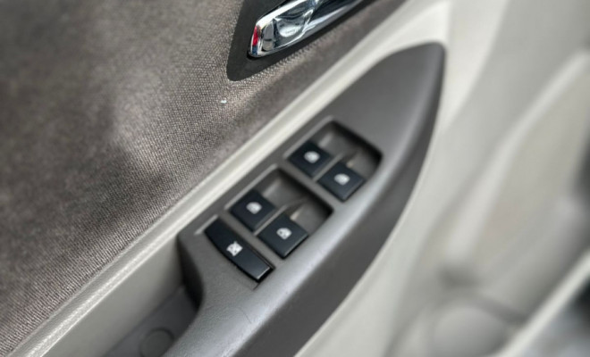 GM - Chevrolet SPIN LTZ 1.8 8V Econo.Flex 5p Aut. 2014 Flex-5