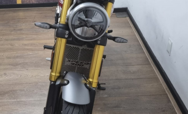 TRIUMPH SPEED 400 2024 Gasolina-1