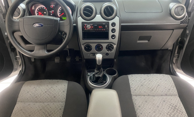 Ford Fiesta SE 1.6 2013-6