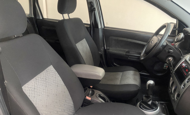 Ford Fiesta SE 1.6 2013-9