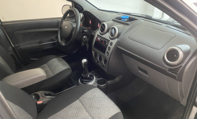 Ford Fiesta SE 1.6 2013-7