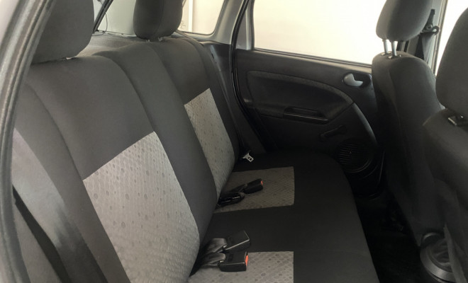 Ford Fiesta SE 1.6 2013-11