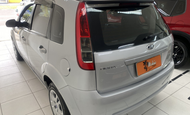 Ford Fiesta SE 1.6 2013-2