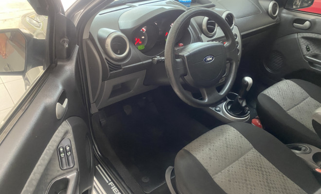 Ford Fiesta SE 1.6 2013-5