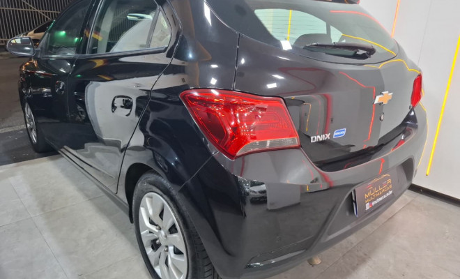 GM - Chevrolet ONIX HATCH LT 1.4 8V FlexPower 5p Aut. 2018 Flex-2