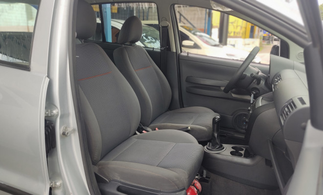 VW - VolksWagen Fox 1.0 Mi Total Flex 8V 5p 2010 Flex-9