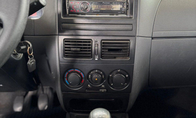 Fiat Siena Celebration 1.0 Fire Flex 8V 4p 2010 Flex-8